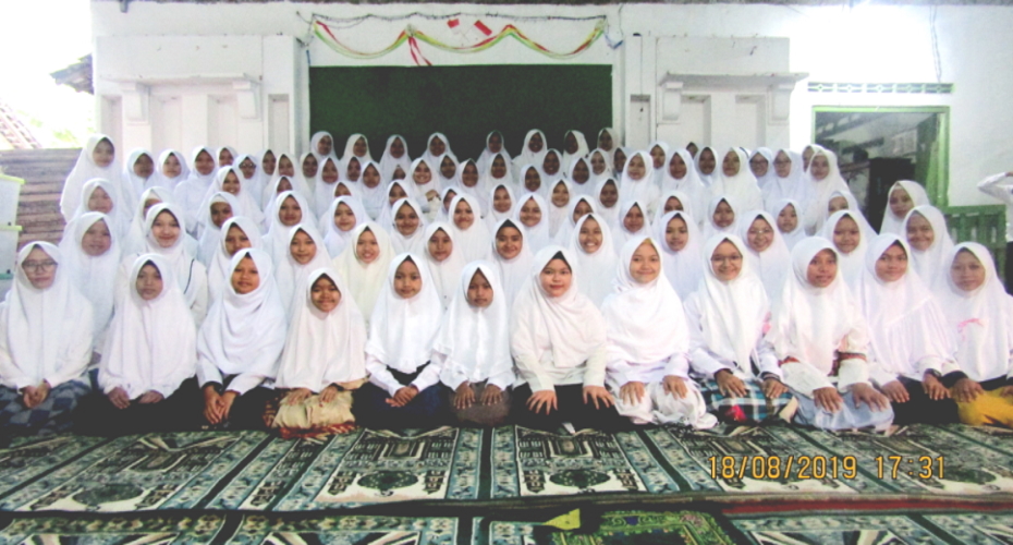 Santri PP.Hamalatul Qur an Putri Asrama Kampung Inggris